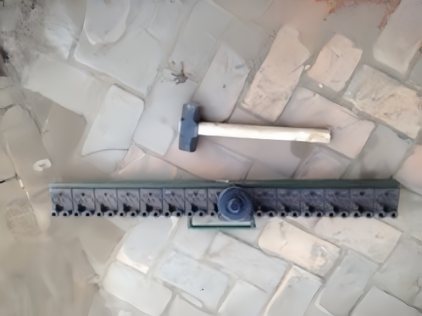 錘砸式釘扣機